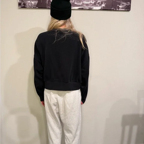 Nike Black Cropped Pullover - Picture 3 of 4